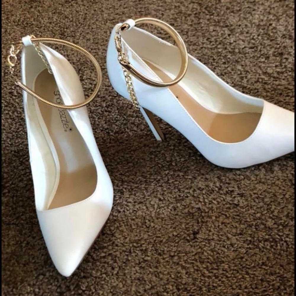 White Shoe Dazzle heels